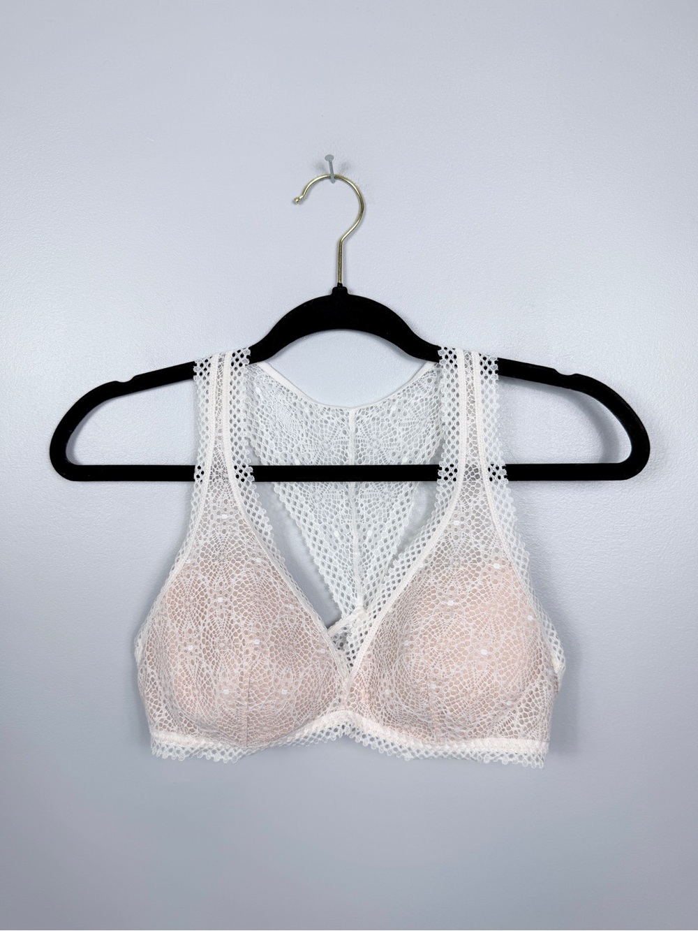 Victoria's Secret white lace padded racerback halter bralette size medium
